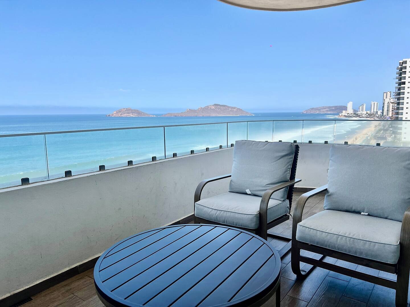 Balcón de Cristal Bay 1301 frente al mar de Mazatlán