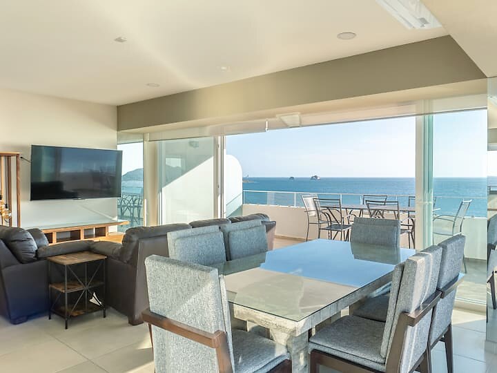 Comedor y sala de Cristal Bay 1301